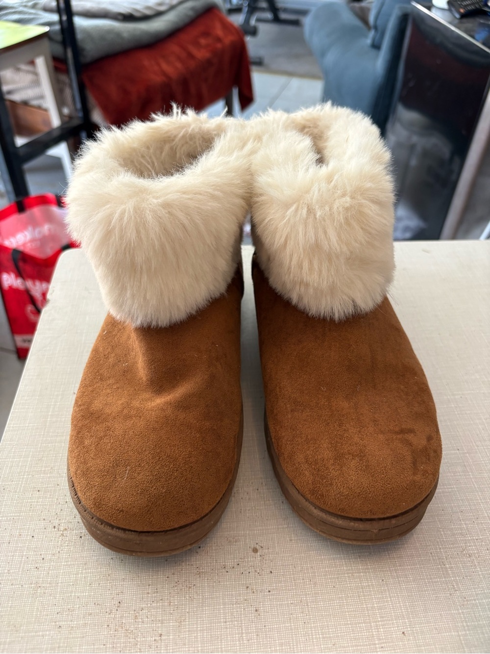 SO Chestnut Suede Faux-Fur Cuff Women’s Slippers